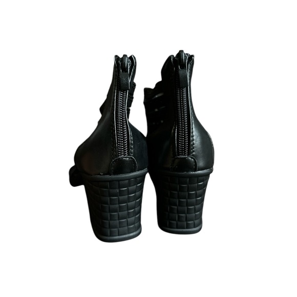 Brand new Black Rhinestone Embellished Sandals Size 8 - Picture 4 of 6